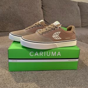 Men’s size 8.5 Cariuma. New in the box never worn.
